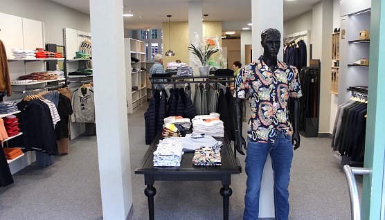 Klein aber fein: Blick in das Ladengesch&auml;ft (Foto: oas)