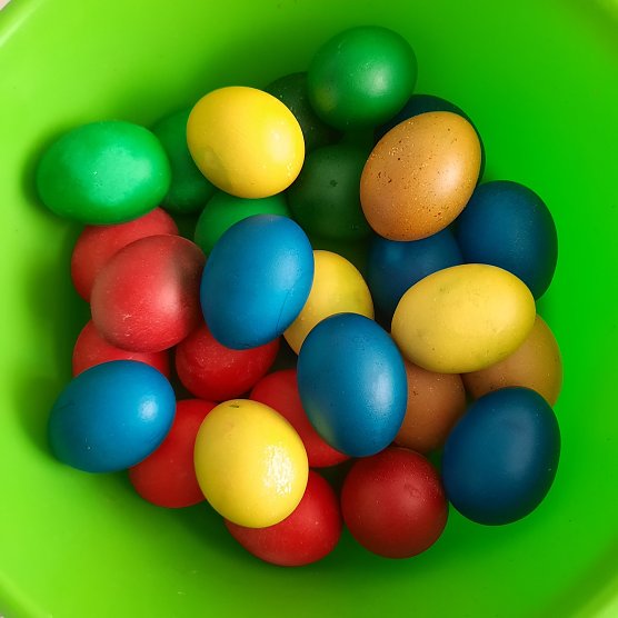 Farbenfrohe Ostereier zum Fest (Foto: Harald Kahnstedt)