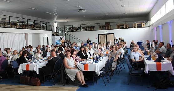 Vollbesetzte Kaiser-Rotbart-Arena in Bad Frankenhausen (Foto: oas)