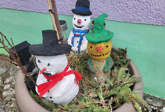 Bastelkreation aus Beton - Die drei Herren (Foto: Simone Klein) Bastelkreation aus Beton - Die drei Herren (Foto: Simone Klein)