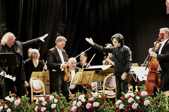 Weihnachtskonzert der Th&uuml;ringer Philharmonie Gotha-Eisenach im KKZ in Bad Langensalza (Foto: Eva Maria Wiegand)