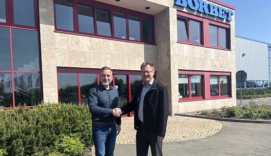 B&uuml;rgermeister Reinz und Gesch&auml;ftsf&uuml;hrer Dr. G&uuml;ntner (Foto: R.Rothe)