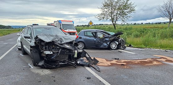 Schwerer Unfall auf der L1172 zwischen Bad Frankenhausen und Artern (Foto: Feuerwehr/Silvio Dietzel)