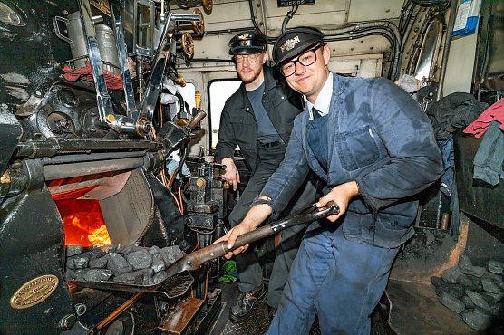Ein Heizer aus Wales befeuert die Brockenlok (Foto: D.Bahnsen) Ein Heizer aus Wales befeuert die Brockenlok (Foto: D.Bahnsen)