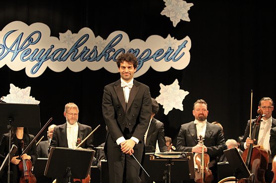 1. Kapellmeister des TN LOS - Julian Gaudiano beim Neujahrskonzert in Bad Langensalza (Foto: Eva Maria Wiegand)