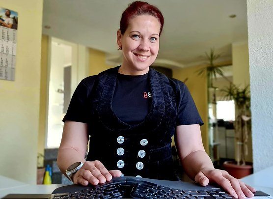 Hat Spa&szlig; an ihrer Arbeit: Cornelia Wilhelm &uuml;ber ihre Erfahrungen in einer Dchdeckerfirma (Foto: C.Wilhelm)