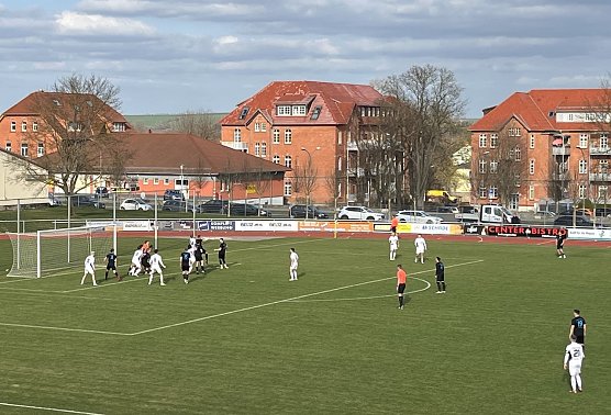 Ein hartes St&uuml;ck Arbeit hatte die Preu&szlig;en-Anwehr Gestern zu verrichten (Foto: oas)