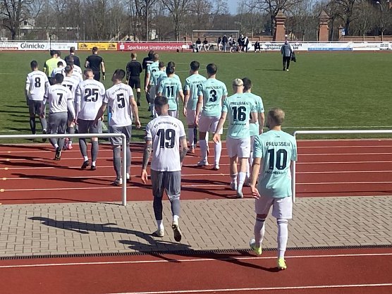 Schwache Vorstellung des FSV Preu&szlig;en beim 0:1 gegen Meiningen (Foto: Benno Harbauer)