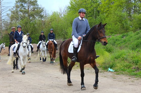 Start zum Novalisritt in Bad Tennstedt 2023 (Archiv) (Foto: Eva Maria Wiegand) Start zum Novalisritt in Bad Tennstedt 2023 (Archiv) (Foto: Eva Maria Wiegand)