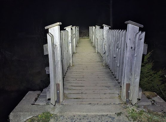 Einstieg ins Eckernloch bei Nacht (Foto: P.Klahre)