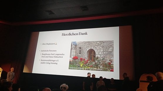 Das Burgtheater und der Kunstwestth&uuml;ringer werden als neue Mitglieder des F&ouml;rdervereins der st&auml;dtischen Museen in Bad Langensalza begr&uuml;&szlig;t (Foto: Mary Fischer)