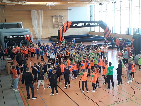 Viel Bewegung in der Oostkamphalle in Bad Langensalza am Freitagvormittag (Foto: Markus Fromm)