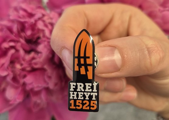 Ansteckpin zur Landesausstellung.jpg (Foto: Stadtverwaltung Mühlhausen) Ansteckpin zur Landesausstellung.jpg (Foto: Stadtverwaltung Mühlhausen)