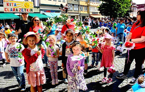 Kinderumzug zum Brunnenfest heute Vormittag (Foto: Eva Maria Wiegand)