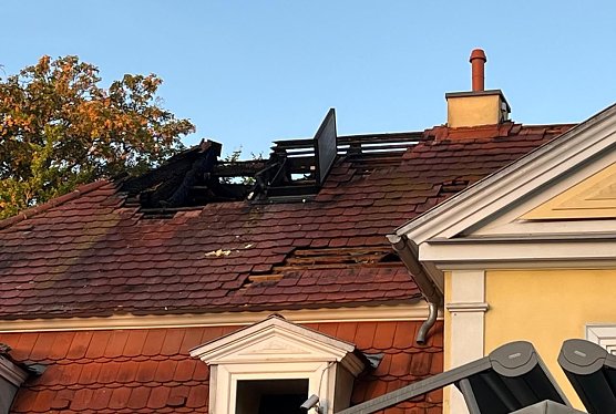 Gr&ouml;&szlig;ere Sch&auml;den am Dachgest&uuml;hl blieben nach dem Brand zur&uuml;ck (Foto: Eva Maria Wiegand)
