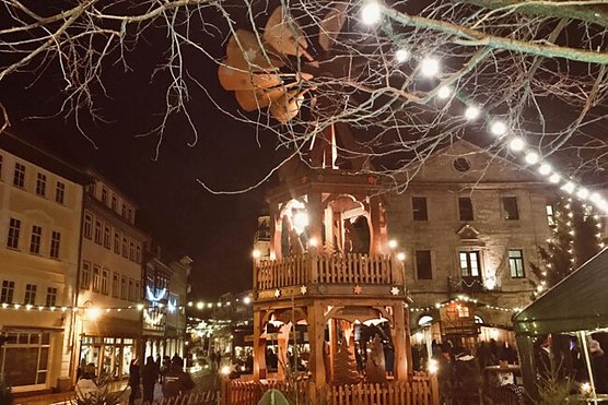 Weihnachtspyramide am Rathaus (Foto: Stadtverwaltung Bad Langensalza )