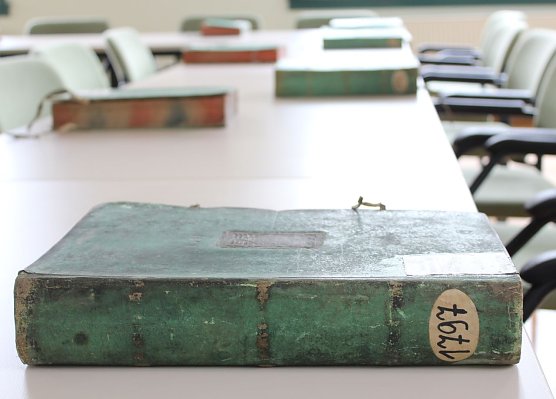 Folierung im Stadtarchiv (Foto: Stadt M&uuml;hlhausen)