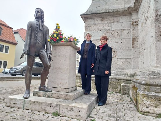 Bachgeburtstag am Mühlhäuser Denkmal (Foto: Stadt Mühlhausen) Bachgeburtstag am Mühlhäuser Denkmal (Foto: Stadt Mühlhausen)