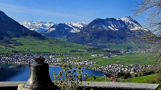 Blick von St. Jost Kapelle auf den Vierwaldstätter See mit Stanserhorn (Foto: Frank Hottenrott) Blick von St. Jost Kapelle auf den Vierwaldstätter See mit Stanserhorn (Foto: Frank Hottenrott)