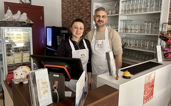Eliza Andrica und Muhammed B&ouml;l&uuml;kbasi sind die Besitzer der Pizzeria Elmo in Bad Langensalza (Standort in der Karlstra&szlig;e 7) (Foto: Citymanagement Bad Langensalza)