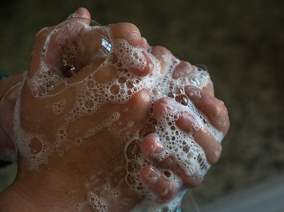Symbolbild f&uuml;r das H&auml;ndewaschen (Foto: Pixabay-jackmac34)