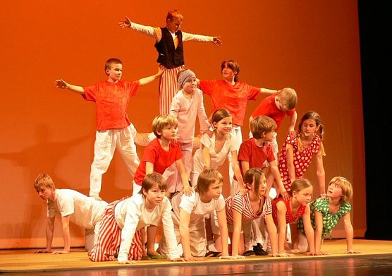 Ausschnitte aus Programmen (Foto: R. Winter) Ausschnitte aus Programmen (Foto: R. Winter)