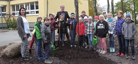 Bild: Neuer Schulhof
