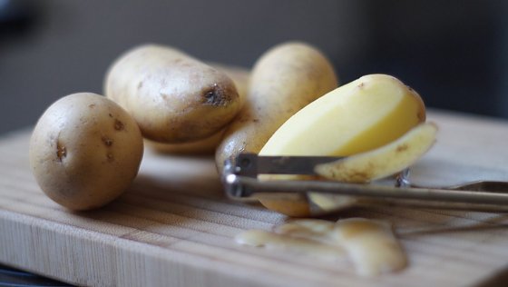Bild: Kartoffeln schneller sch&auml;len