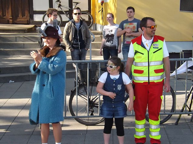 Bild:   Frau R&ouml;bling und Alexander Wettig vom R&ouml;blinglaufverein. 