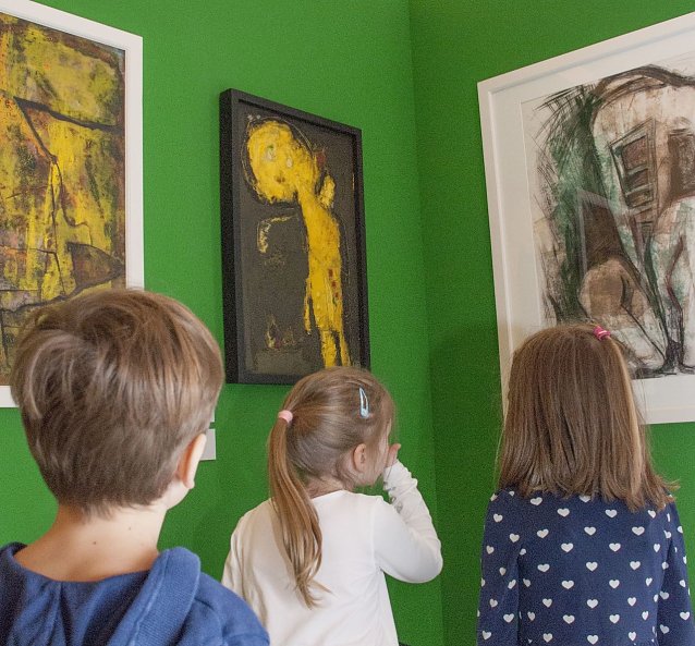 Bild: Kinder suchen ihr Lieblingsbild im Kulturhistorischen Museum M&uuml;hlhausen.