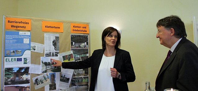 Bild: Barrierefreies Wegenetz im Ferienpark Feuerkuppe...