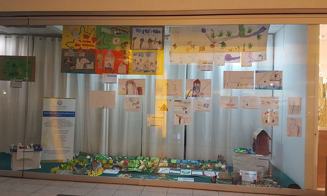 Bild: Zum diesj&auml;hrigen Thema Wasser, M&uuml;hlen, Mythen: Von der Quelle bis zur M&uuml;ndung hatten neun der 18 M&uuml;hlh&auml;user Kinderg&auml;rten ihre Beitr&auml;ge bei der Stadtverwaltung eingereicht