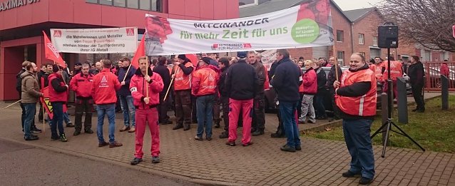 Bild: Die IG Metall ruft zum Arbeitskampf, heute wurden bei Maximator in Nordhausen die Transparente entfaltet