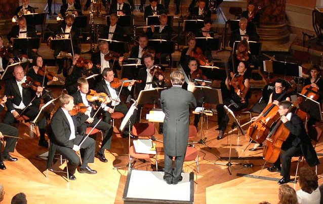 Bild: Neujahr ins Theater