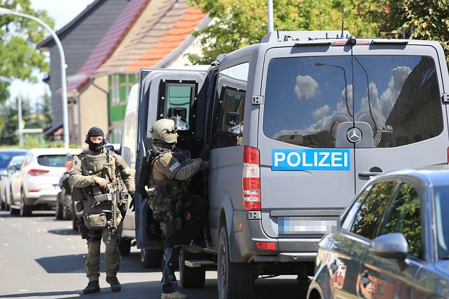 Bild: Polizeieinsatz zur Ergreifung bewaffneter R&auml;uber