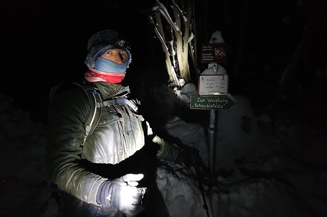 Bild: Lutz Hollerbuhl nach rund 60 Kilometern und eisigen Temperaturen im Wald vor Hergisdorf
