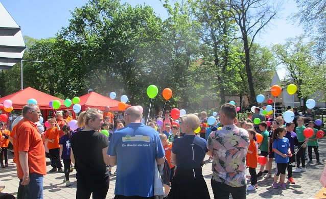 Bild: Luftballons zum Abschluss des Inklusionssportfestes