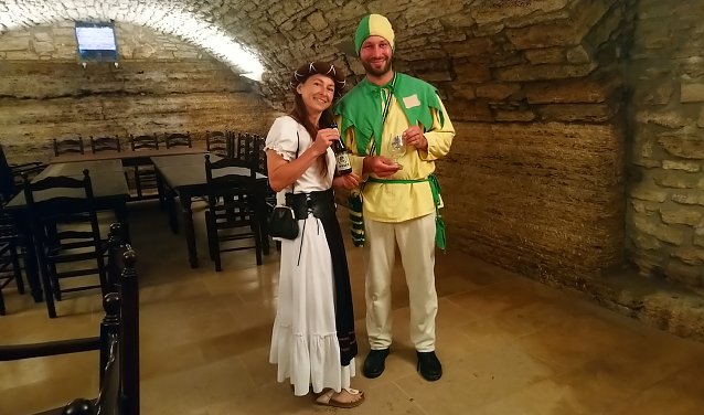 Bild: Mary Fischer und Markus Fromm unter den Gehwegen von Bad Langensalza