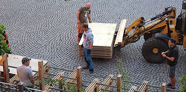 Bild: Morgens um 6.30 Uhr beginnt der Aufbau