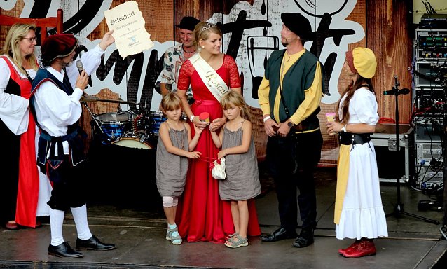 Bild: Unterhaltsamer Abschied nach einem fr&ouml;hlichen Fest