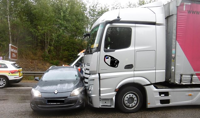 Bild: Ungew&ouml;hnlicher Unfall auf der A 71
