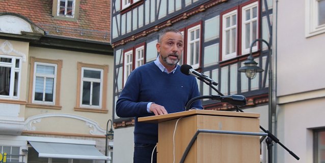 Bild: Matthias Reinz am vergangenen Montag auf der Kundgebung in Bad Langensalza 