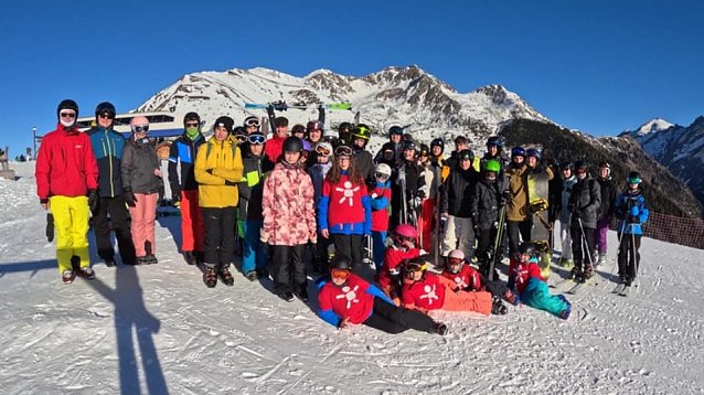 Bild: Teilnehmer des Skilagers in S&uuml;dtirol