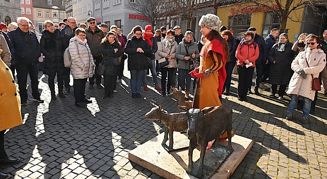 Bild: W&auml;hrend der F&uuml;hrung im letzten Jahr bei strahlendem Sonnenschein