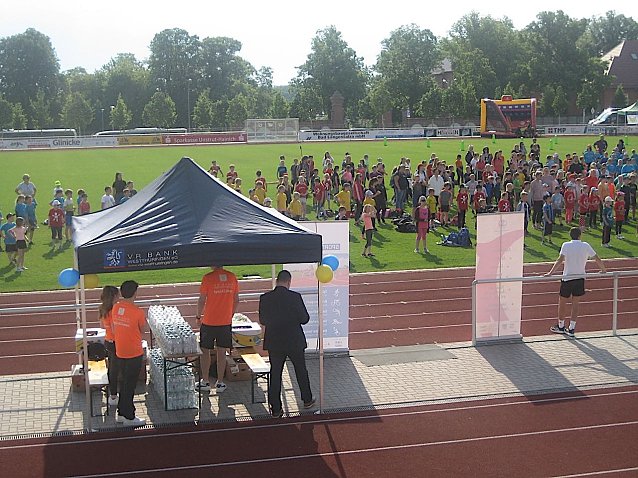 Bild: Sportfest im Stadion der Freundschaft