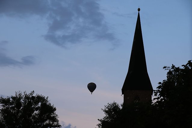 Bild: Gestern Abend konnte man den Himmel &uuml;ber Nordhausen noch in aller Ruhe befahren