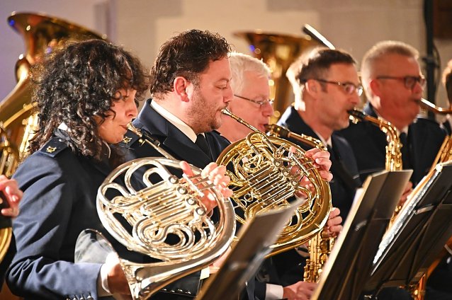 Bild: Das Polizeiorchester Th&uuml;ringen spielt ein Benefizkonzert