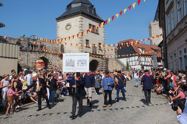 Bild: Kirmesumzug in M&uuml;hlhausen