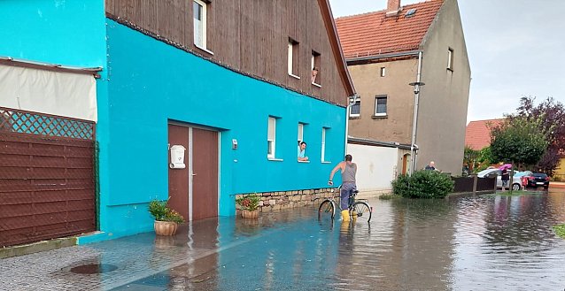 Bild: &Uuml;berflutungen durch Starkregen in mehreren Orten des Kyffh&auml;userkreises