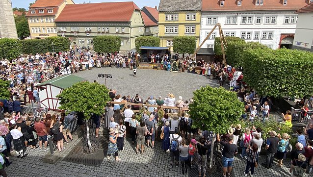 Bild: Dicht umlagert waren wie immer die Aktionen auf dem T&ouml;pfermarkt